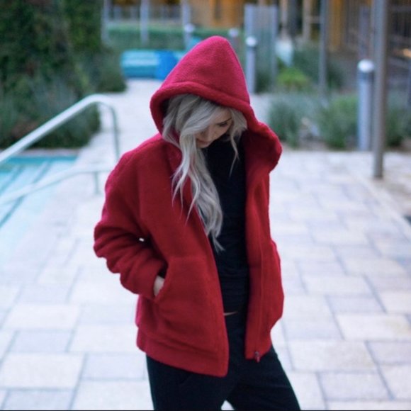Women M Fabletics Lotta Full Zip Hoodie Sherpa Teddy Fleece Red Jacket Coat - Picture 1 of 10